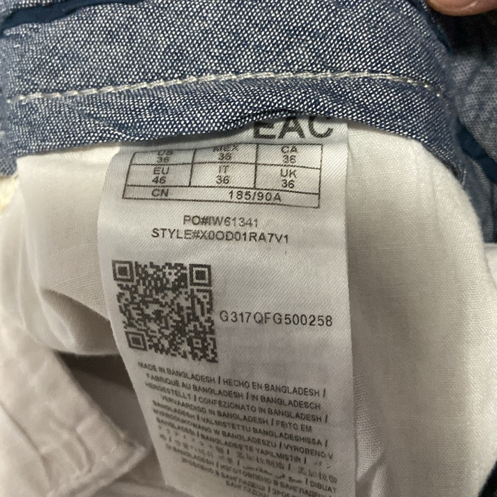 Guess MENS Tan/Beige Shorts with Belt - Picture 2 of 3